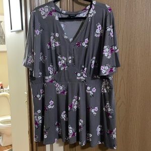 V-Neck grey floral blouse